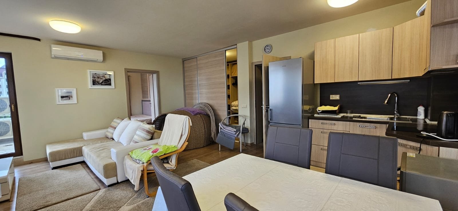 krasny-apartman-s-jednou-loznici-a-terasou-v-hezkem-komplexu-zlate-pisky-obrazek-whatsapp-2f5eb4