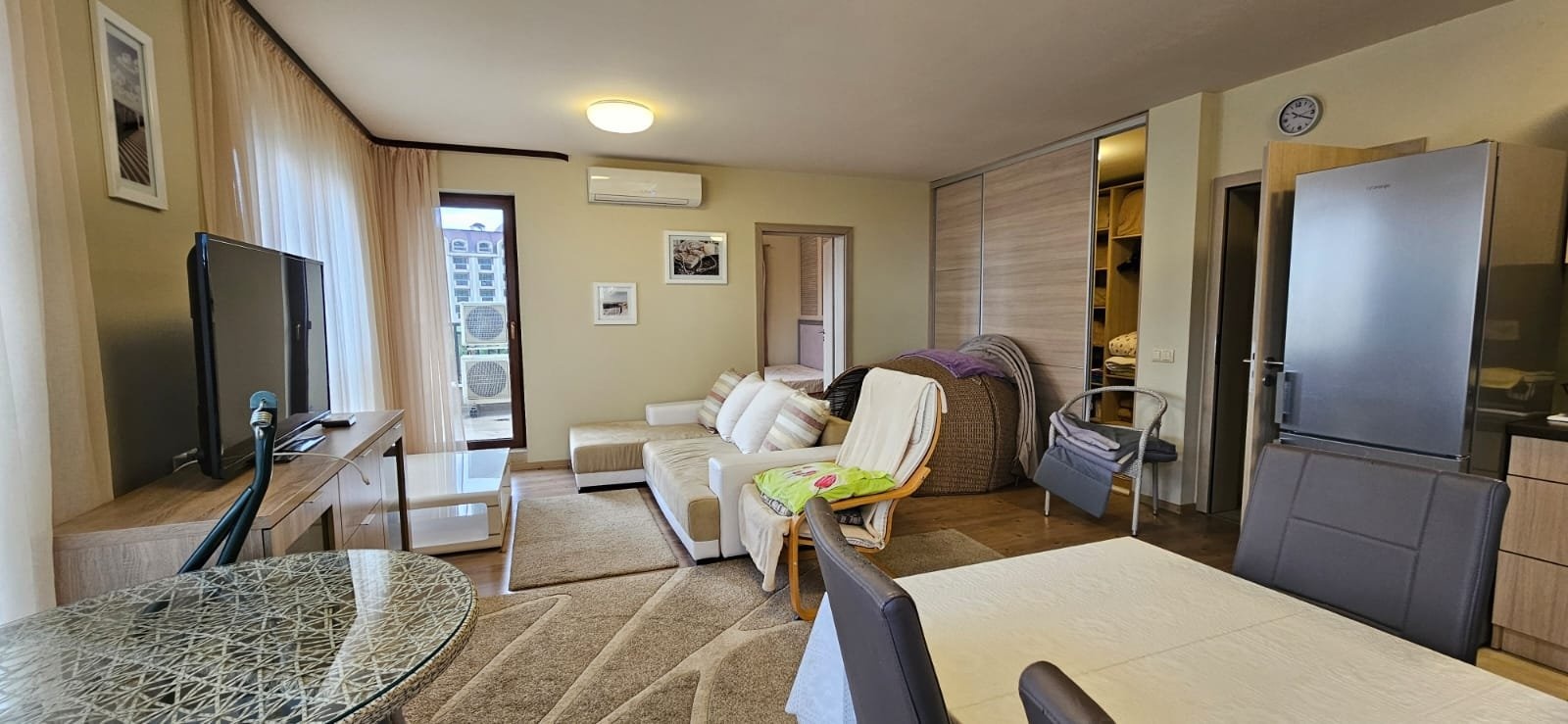 krasny-apartman-s-jednou-loznici-a-terasou-v-hezkem-komplexu-zlate-pisky-obrazek-whatsapp-7801b8
