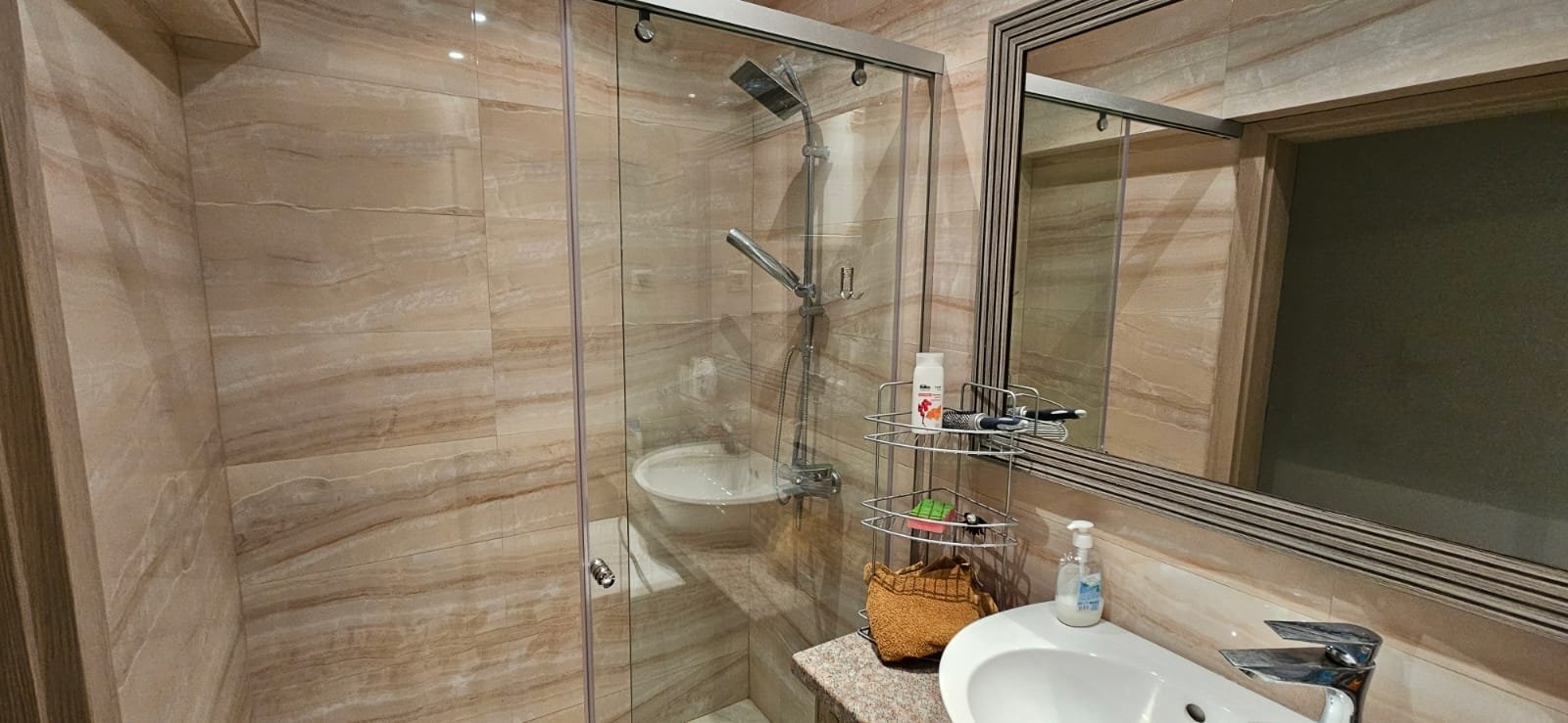 krasny-apartman-s-jednou-loznici-a-terasou-v-hezkem-komplexu-zlate-pisky-obrazek-whatsapp-b59b49