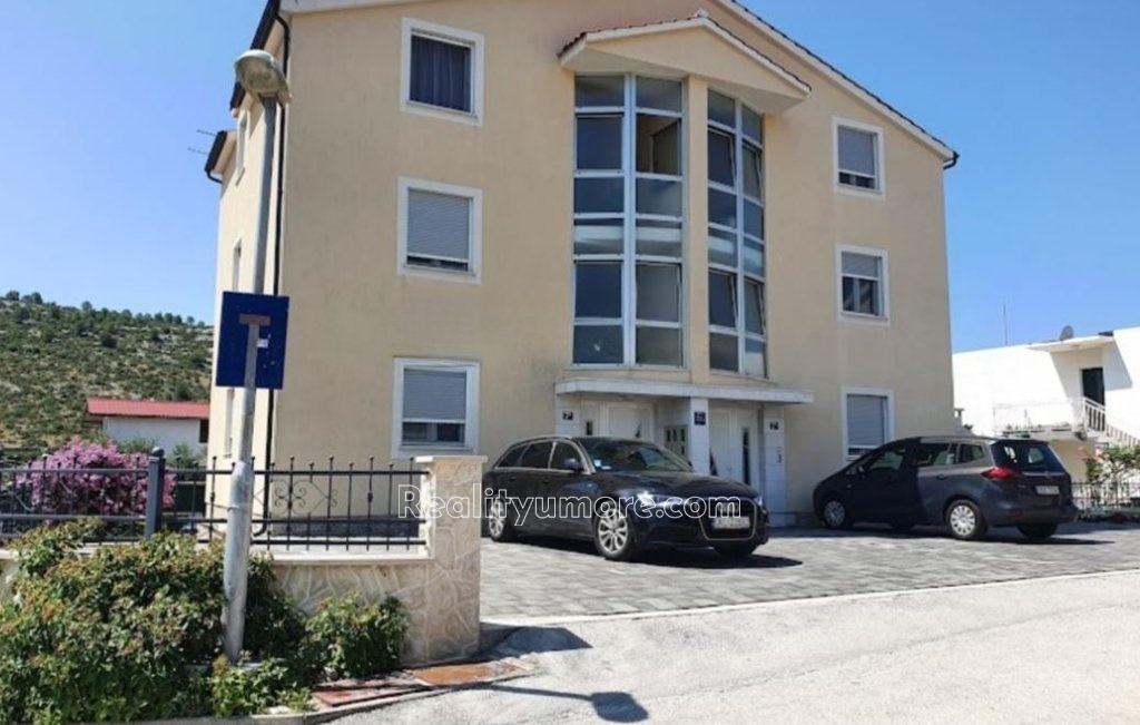 byt-blizko-more-s-balkonem-rogoznica-stupin-celine-navrh-bez-nazvu-17-71239d