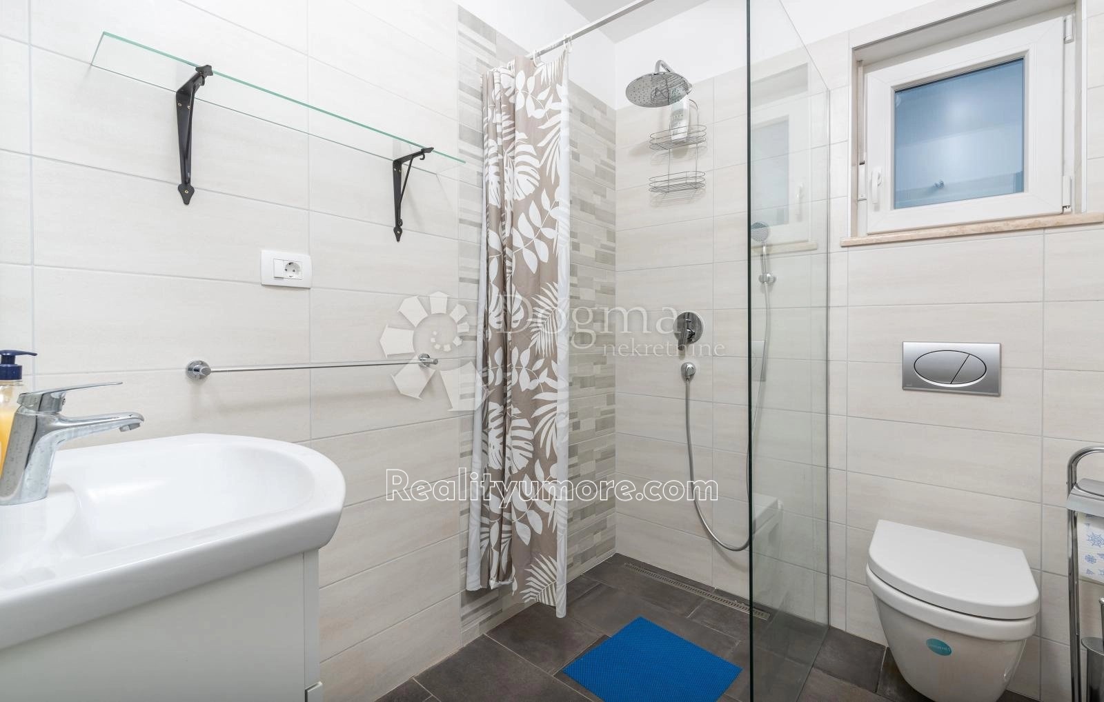luxusni-vila-s-bazenem-a-vyhledem-v-duga-uvala-1692707373-810-9096-fca71c