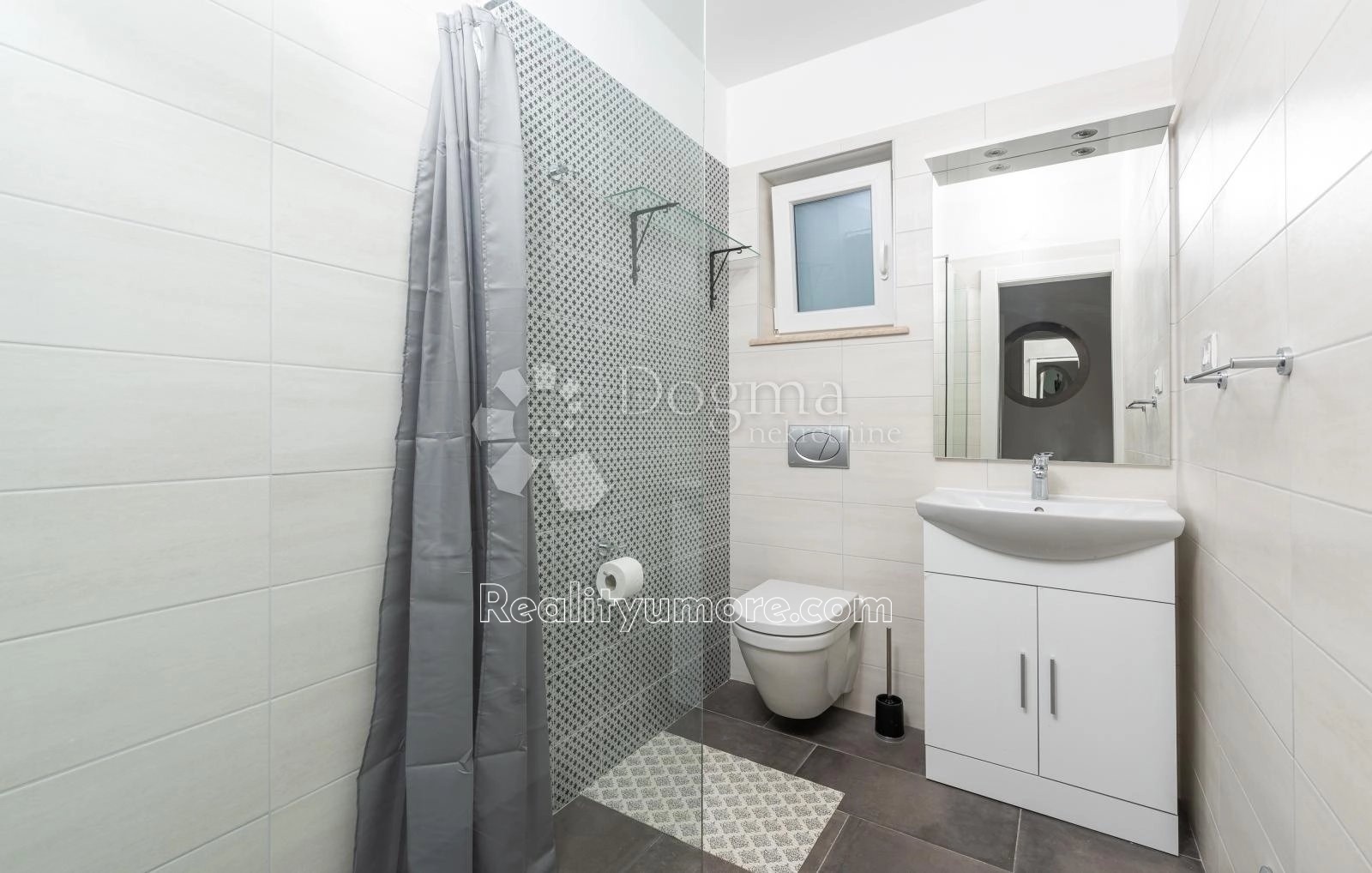 luxusni-vila-s-bazenem-a-vyhledem-v-duga-uvala-1692707411-810-9123-3f2fe8