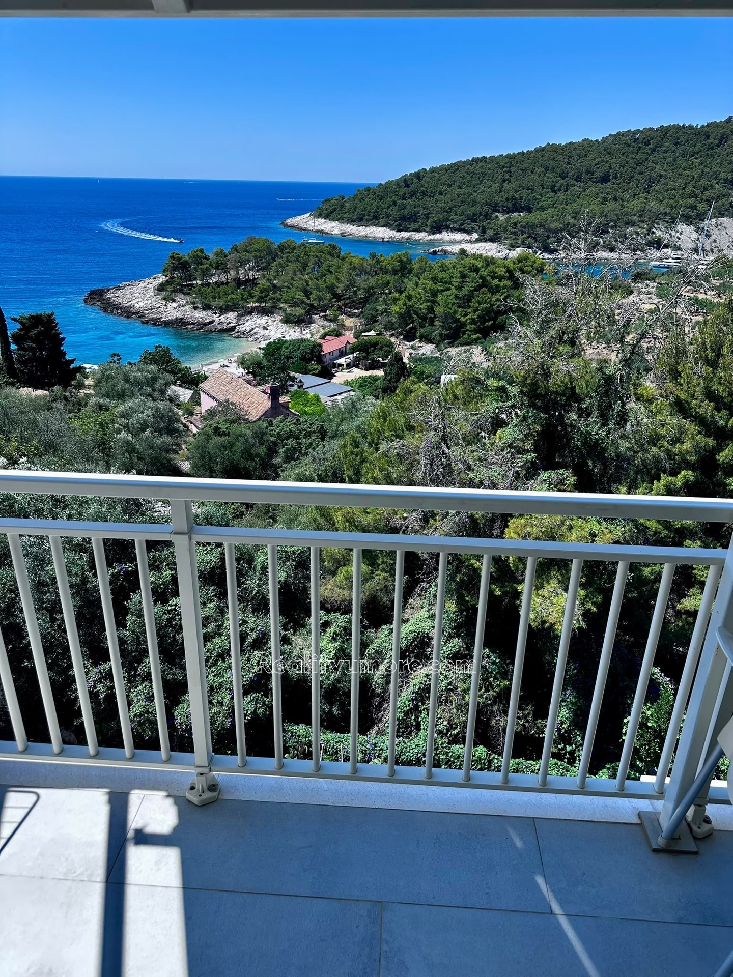 krasny-apartman-s-terasou-a-vyhledy-na-ostrove-hvar-milna-7-6734a9