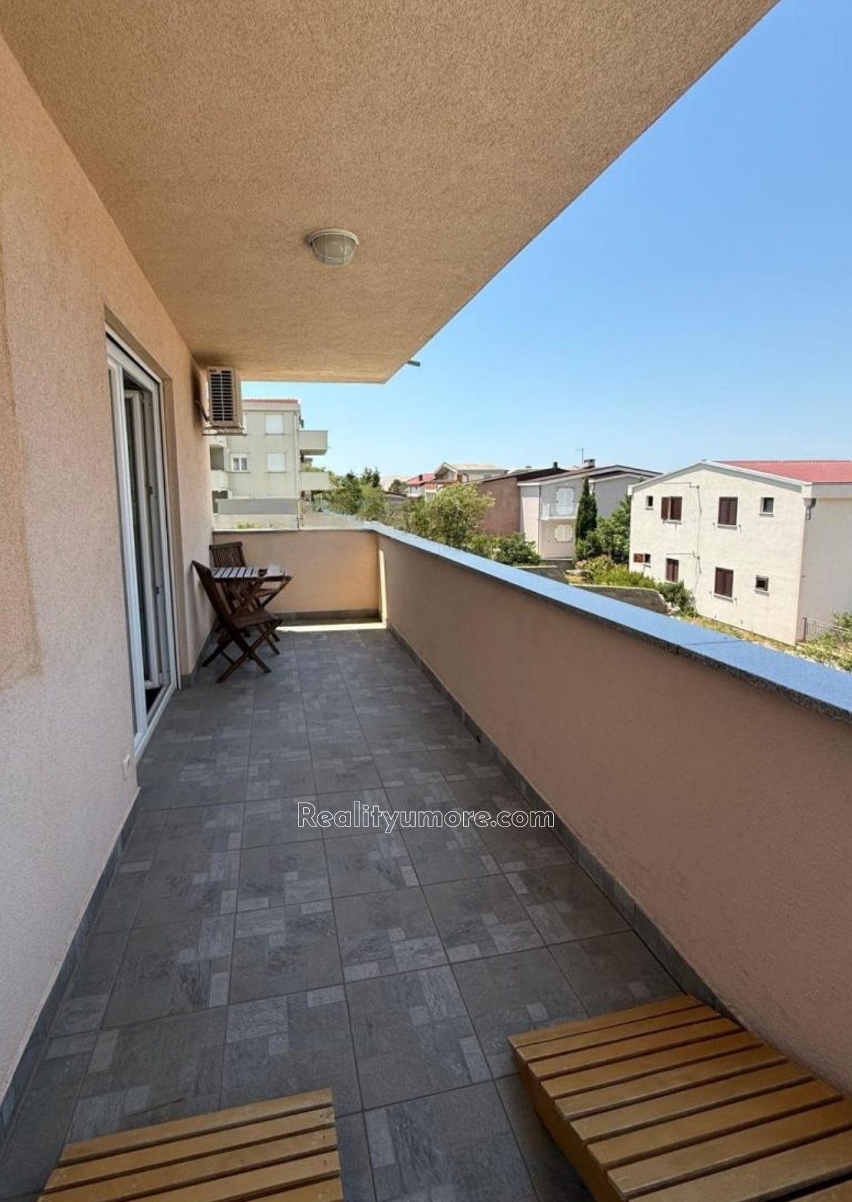 prilezitost-apartman-s-terasou-jen-200-m-od-more-cesarica-11-3d3ab2