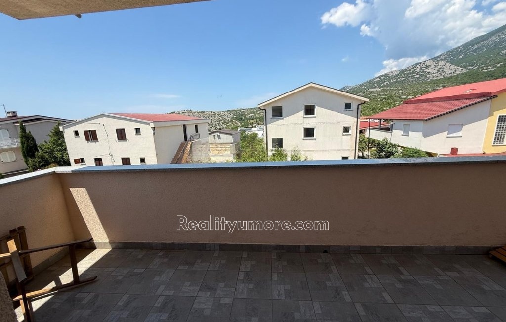 prilezitost-apartman-s-terasou-jen-200-m-od-more-cesarica-8-5bb41b