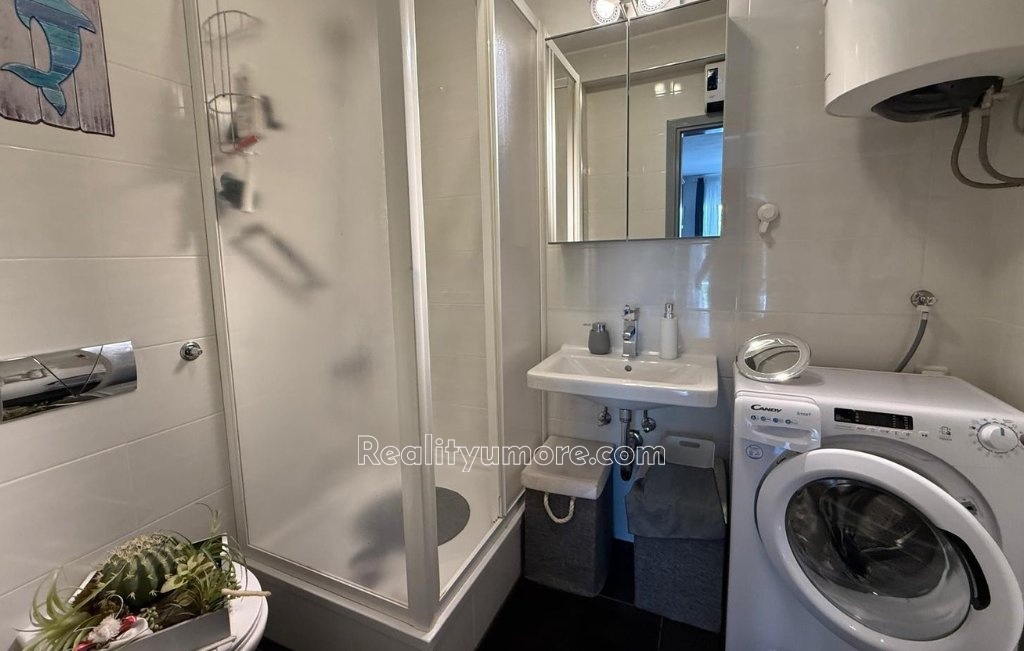 prilezitost-apartman-se-2-terasami-2-parkovacimi-misty-a-zahradou-pouze-200-m-od-more-06ad56