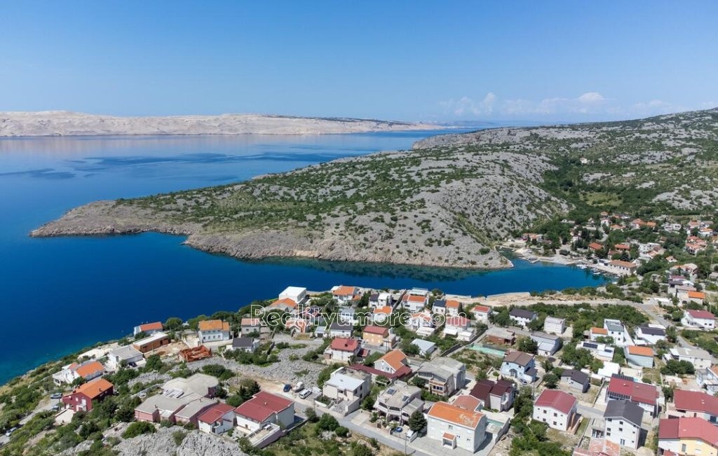prilezitost-apartman-se-2-terasami-2-parkovacimi-misty-a-zahradou-pouze-200-m-od-more-33169c