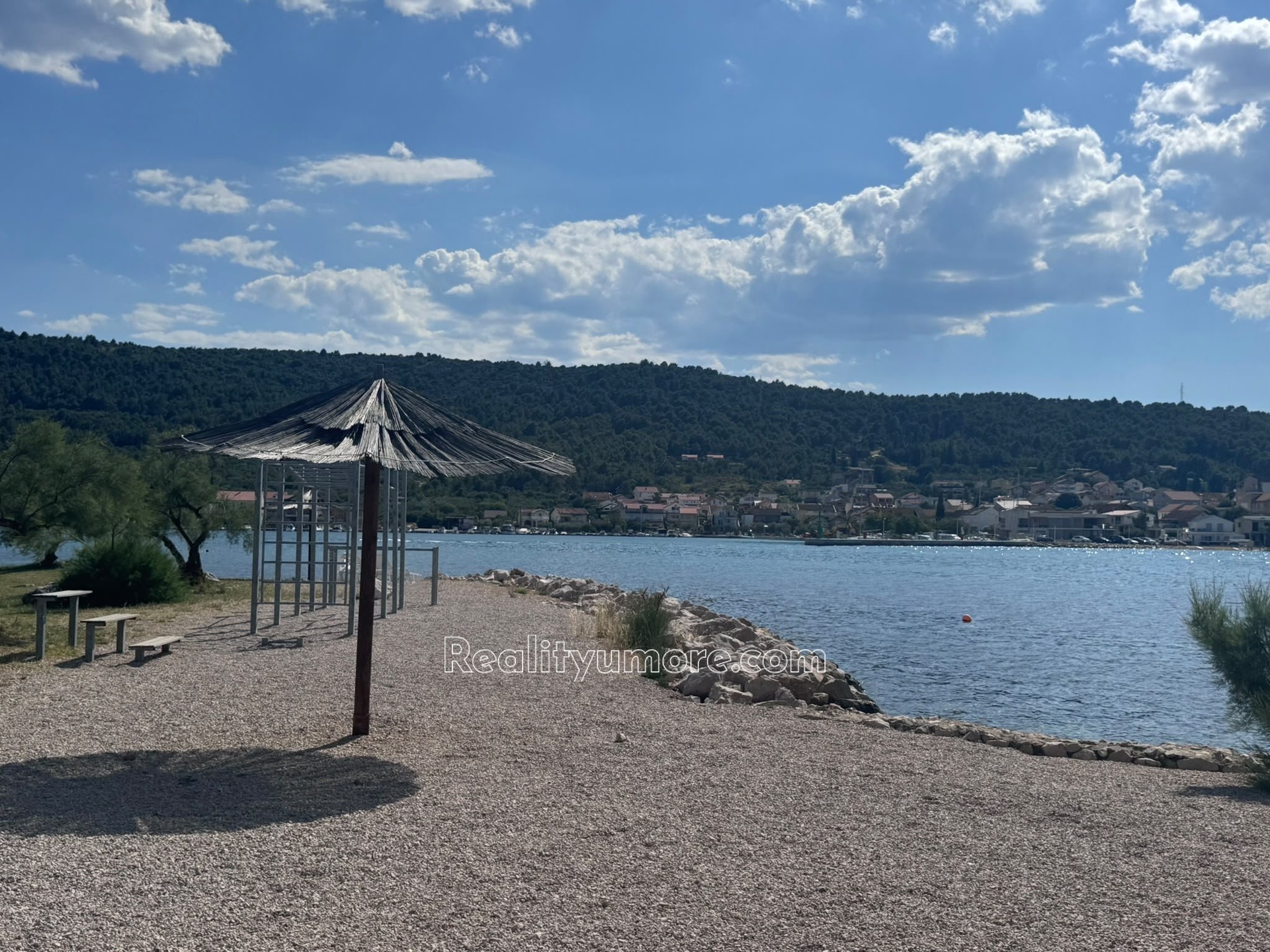 hezky-byt-s-terasou-kousek-od-np-krka-v-bilicich-bilice-4d3f0f