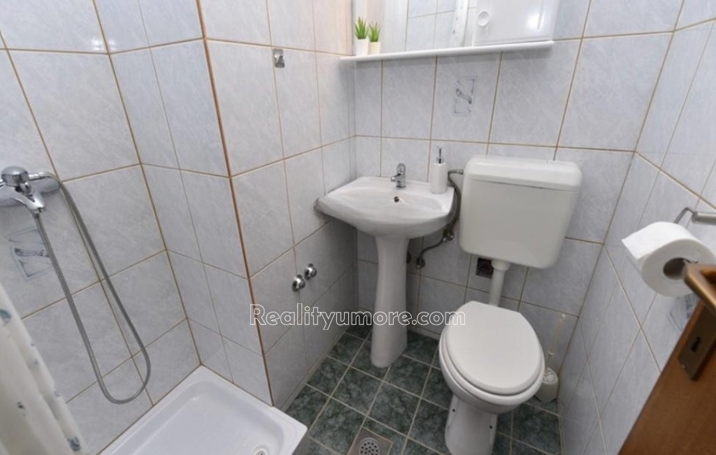 krasna-vila-s-apartmany-v-privlace-kousek-od-more-privlaka-10-925eaf