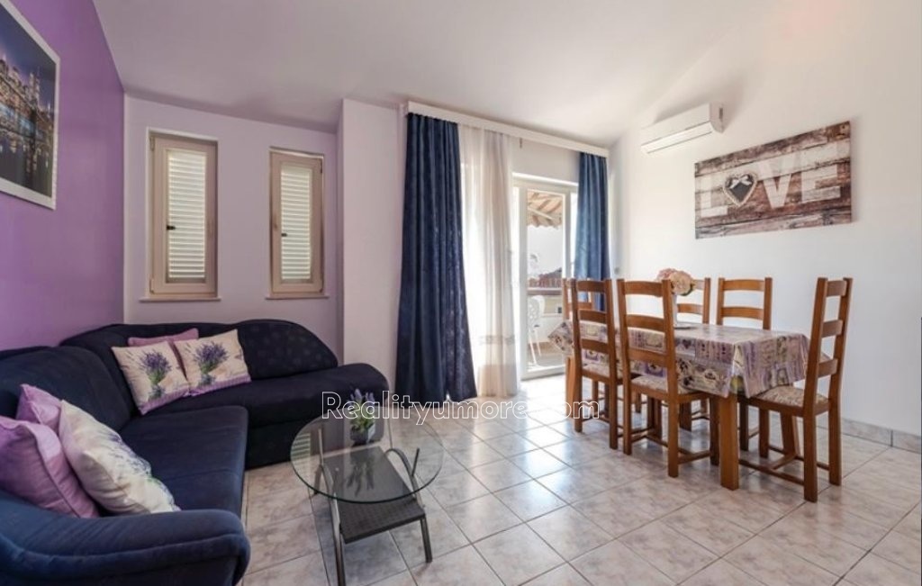 krasna-vila-s-apartmany-v-privlace-kousek-od-more-privlaka-13-67e670