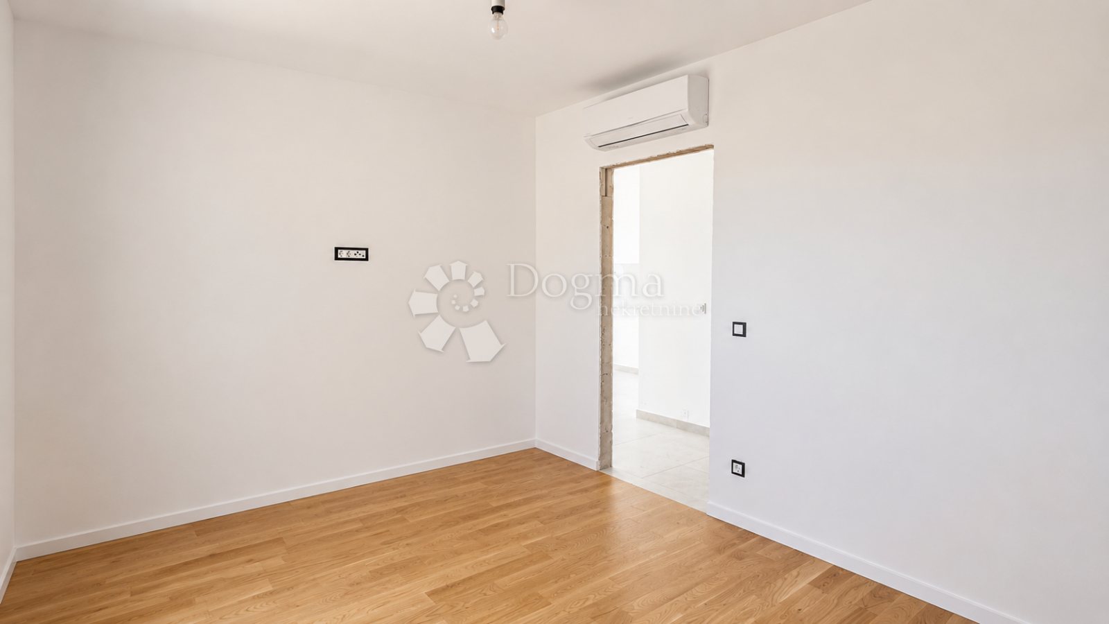 1786625815_chatgpt-image-5.png