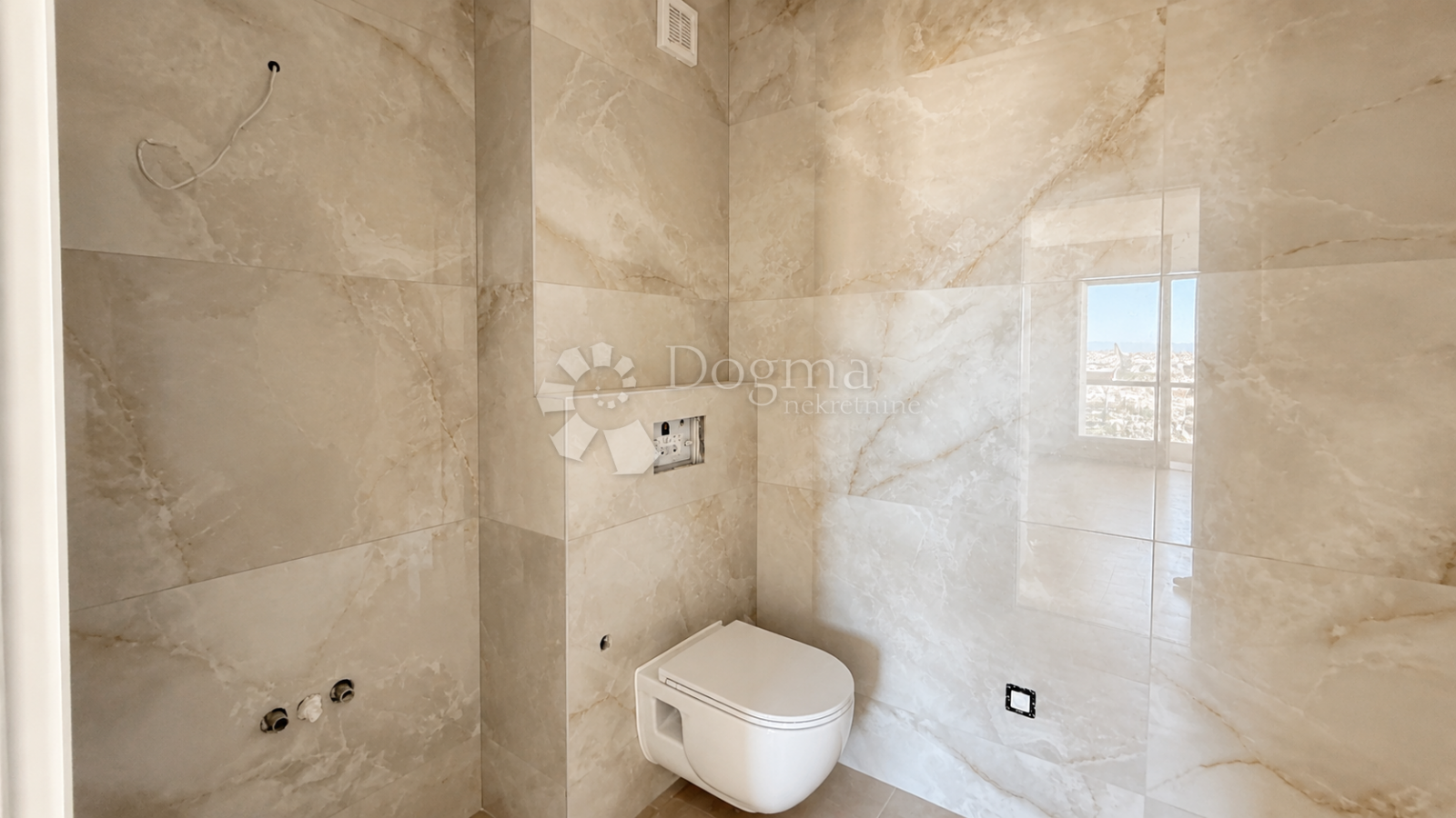 1786625819_chatgpt-image-5.png