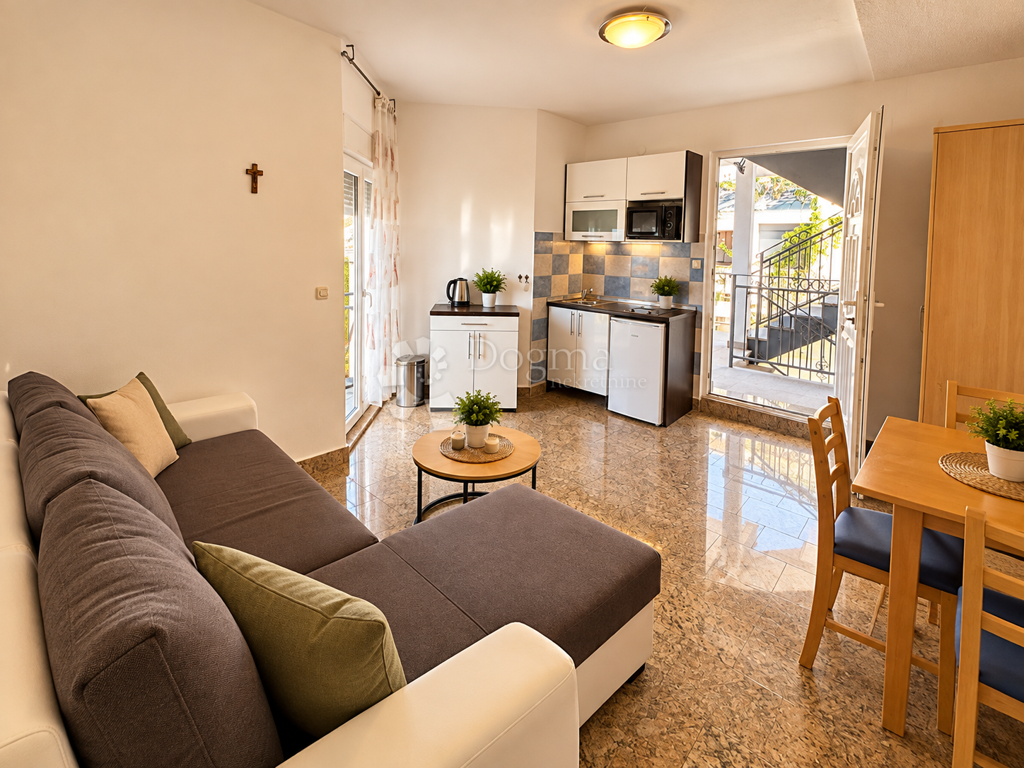 1790934037_makarska-stan-prodaja-7.png