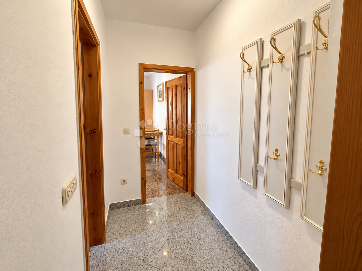 1790934041_makarska-stan-prodaja-8.png