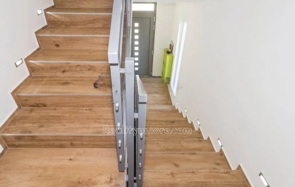 krasna-vila-se-2-apartmany-a-vyhledem-na-more-rabac-3-3b864d