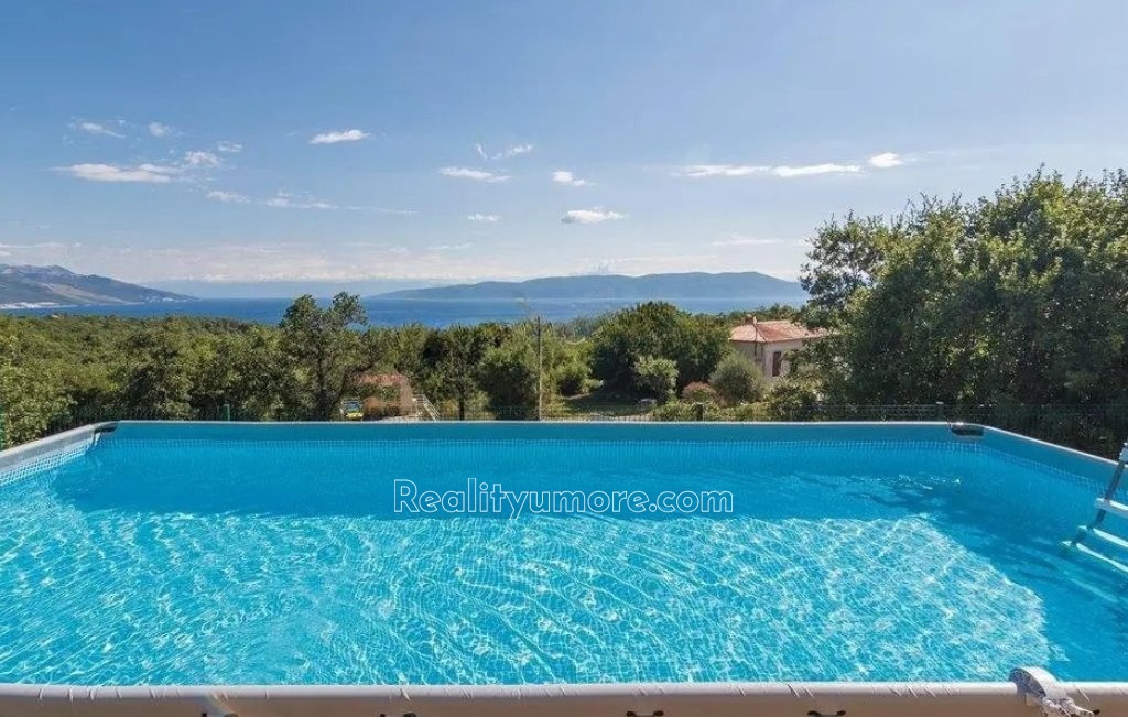 krasna-vila-se-2-apartmany-a-vyhledem-na-more-rabac-4-2edb15
