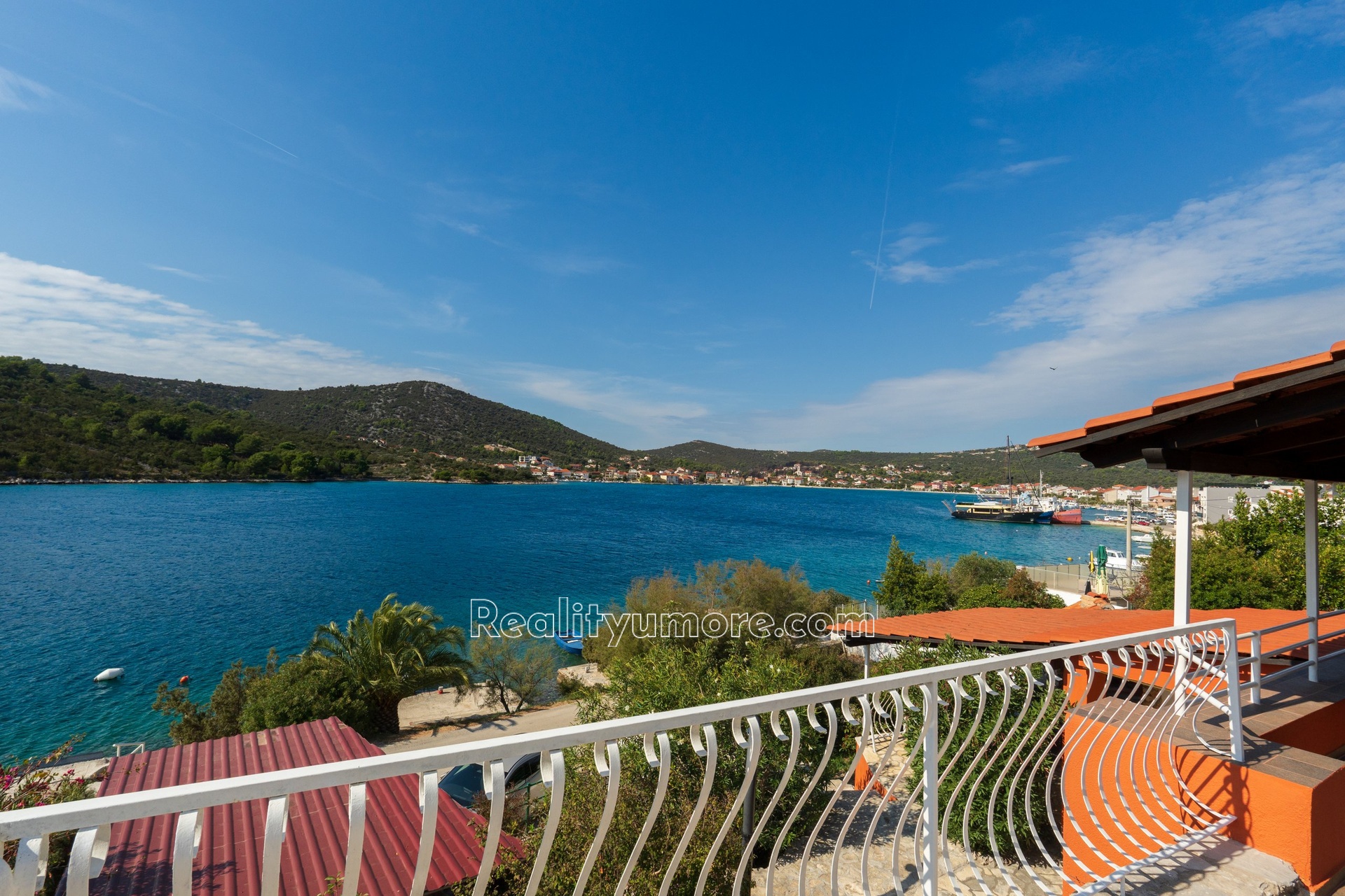 krasna-vila-v-1-rade-u-more-ve-vinisce-marina-s-kotvistem-vinisce-10-f47c59