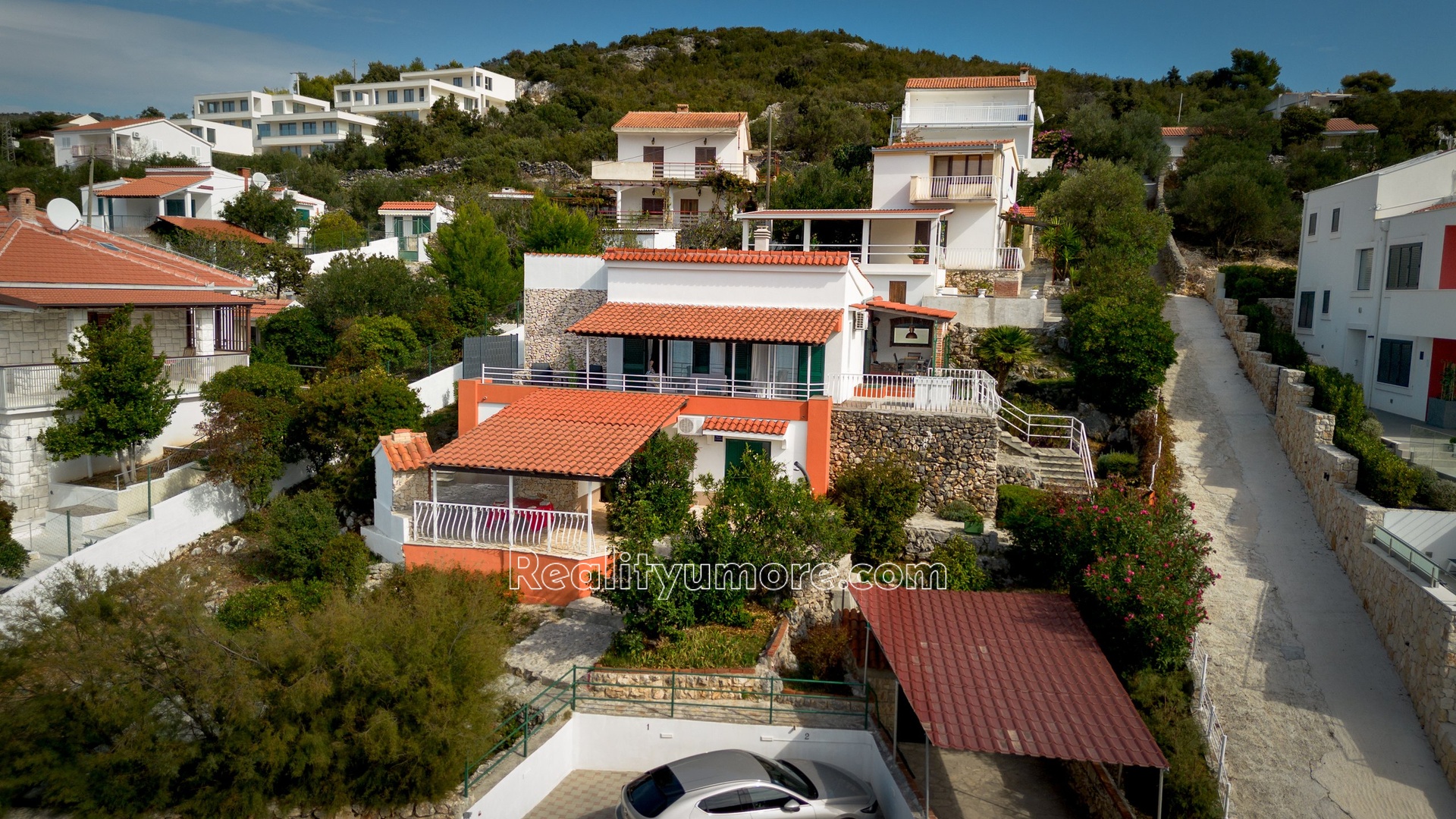 krasna-vila-v-1-rade-u-more-ve-vinisce-marina-s-kotvistem-vinisce-37-6b9997