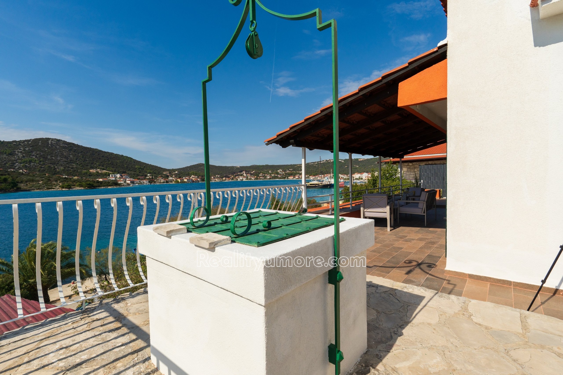 krasna-vila-v-1-rade-u-more-ve-vinisce-marina-s-kotvistem-vinisce-38-f89514