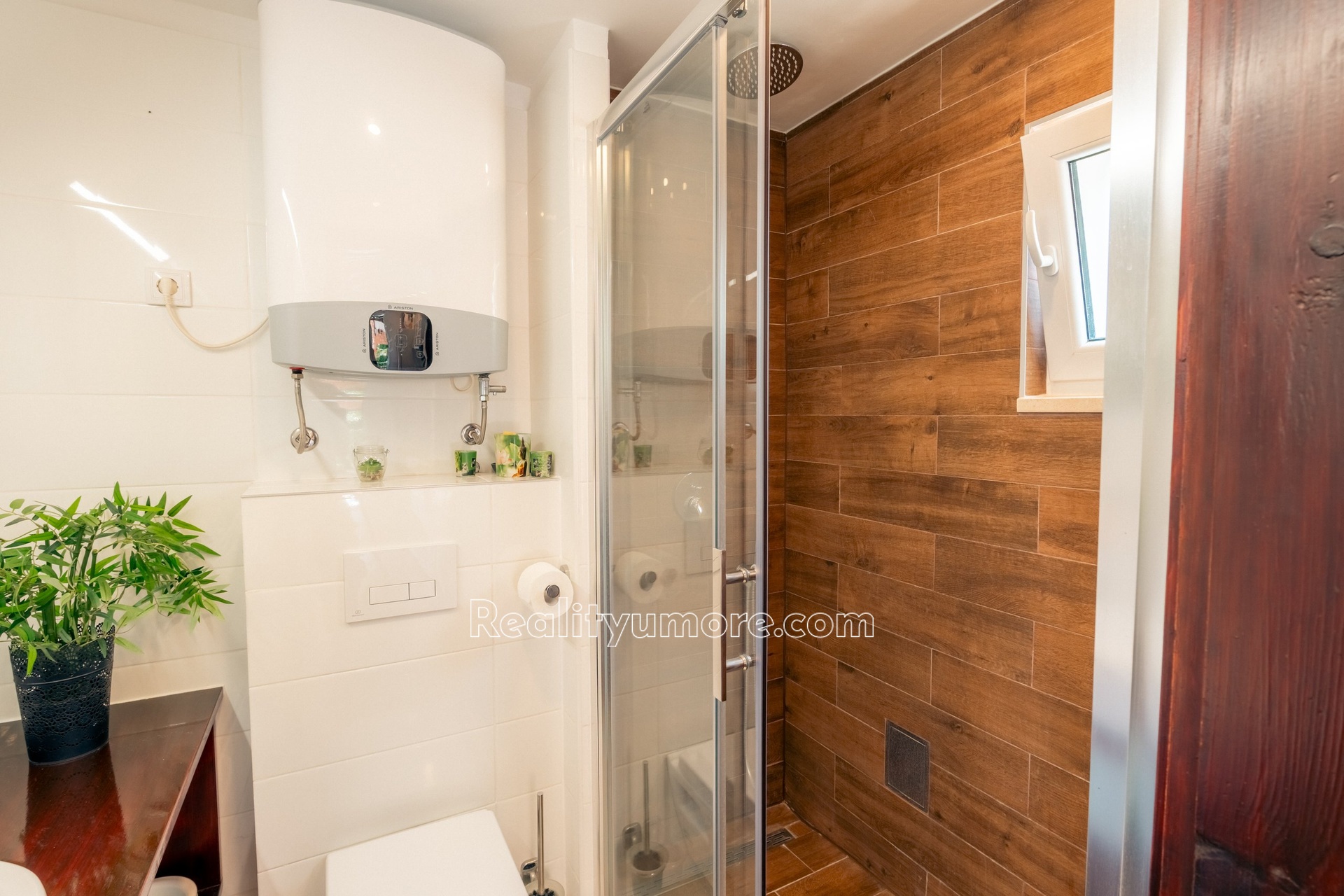krasna-vila-v-1-rade-u-more-ve-vinisce-marina-s-kotvistem-vinisce-41-28cecb
