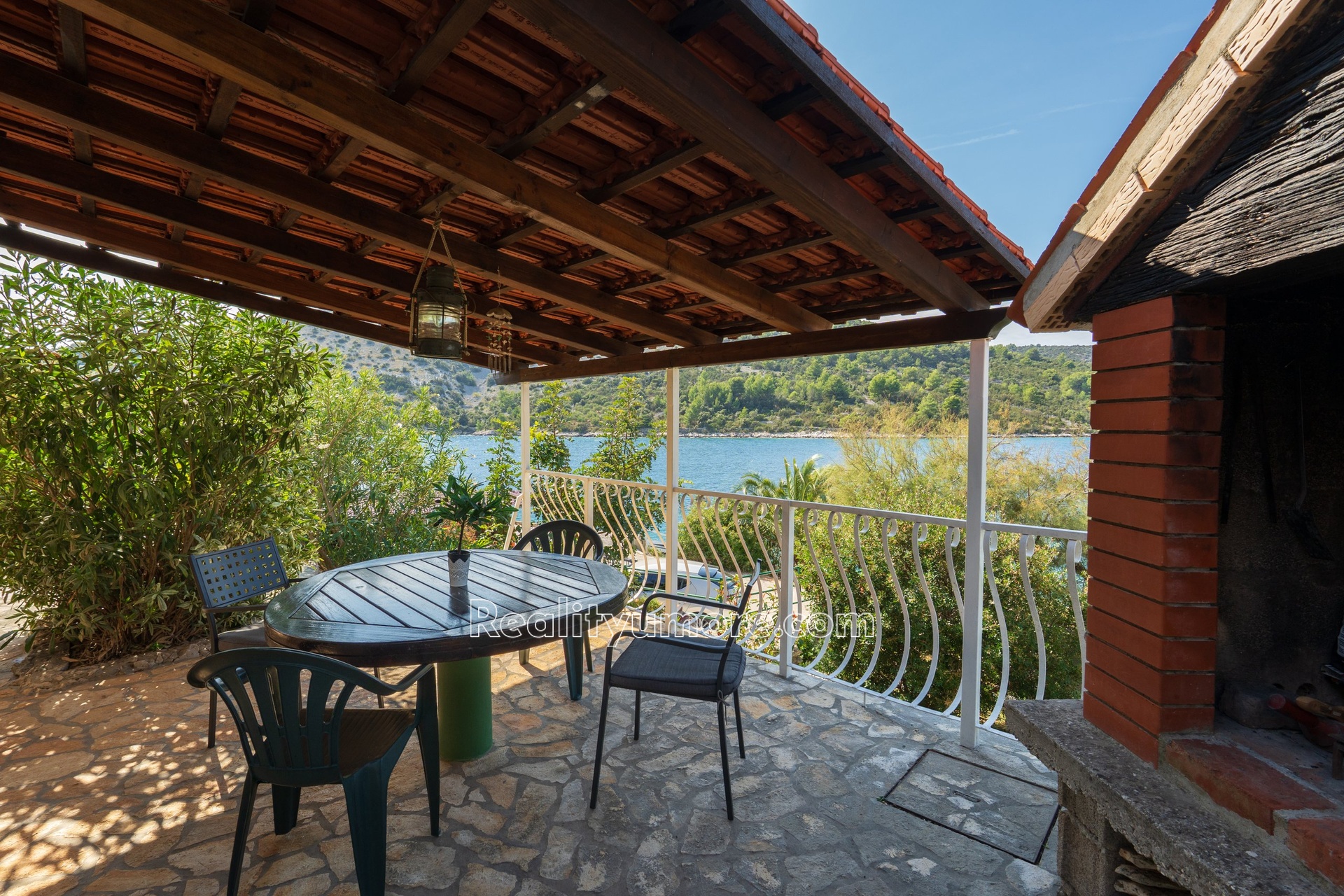 krasna-vila-v-1-rade-u-more-ve-vinisce-marina-s-kotvistem-vinisce-9-e59946
