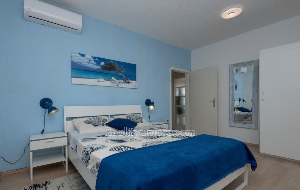 krasny-dum-se-2-apartmany-pouze-450od-more-s-vyhledem-v-podace-podaca-3-d7e8ed