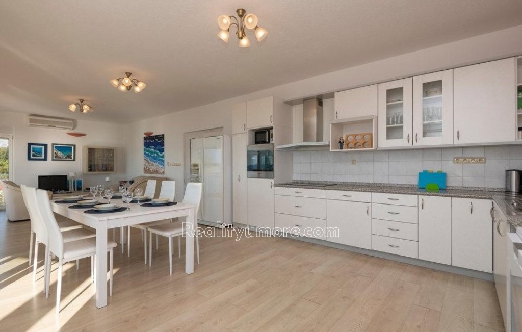 krasny-dum-se-2-apartmany-pouze-450od-more-s-vyhledem-v-podace-podaca-5-771639